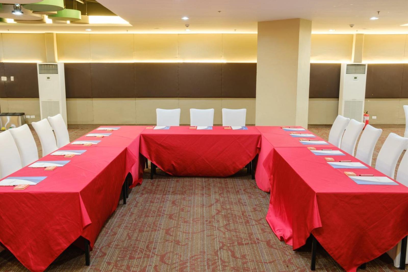 Go Hotels Lanang - Davao City Dış mekan fotoğraf